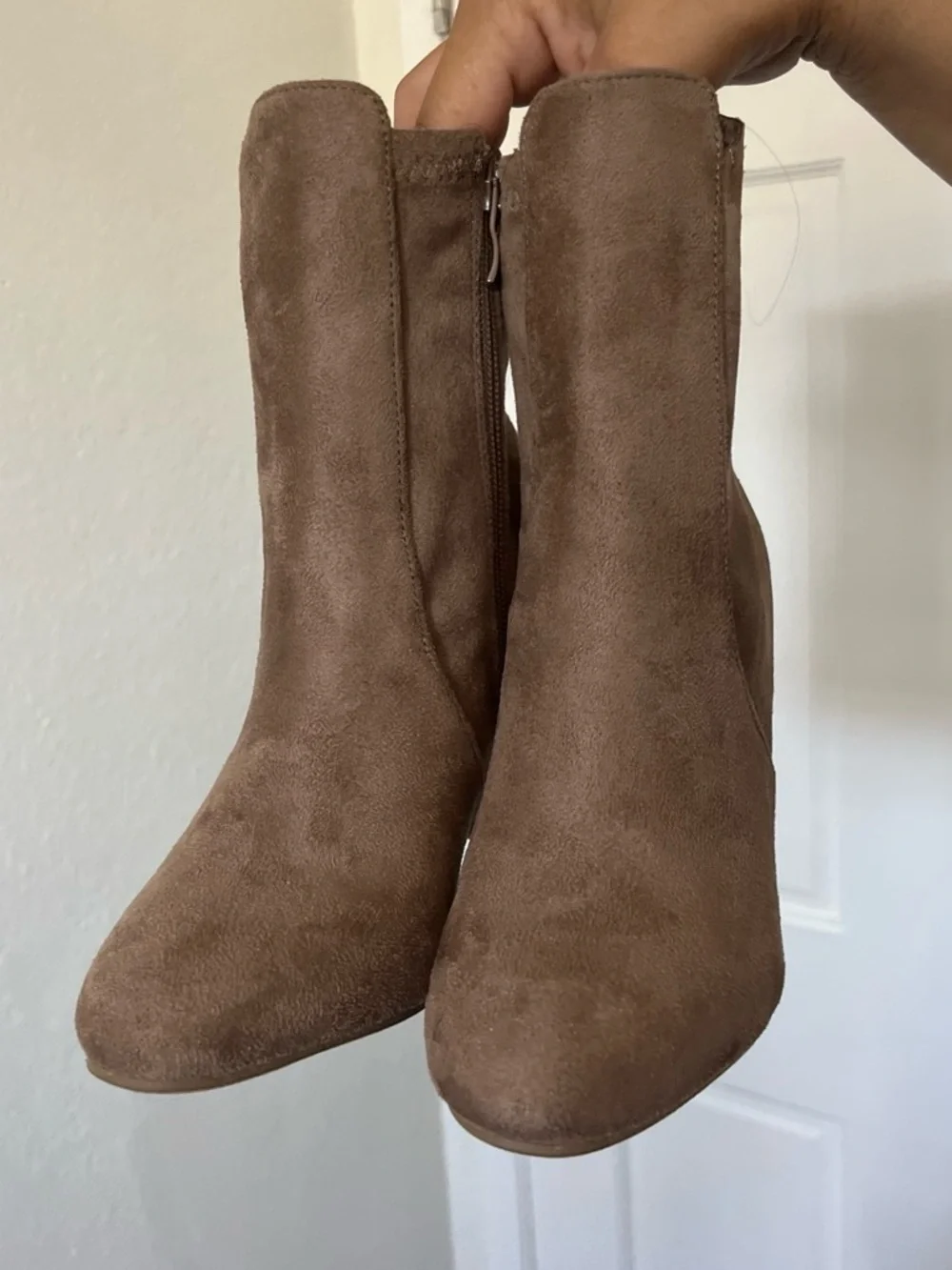 TOP Moda Brown Suede High Block Heel Ankle Booties